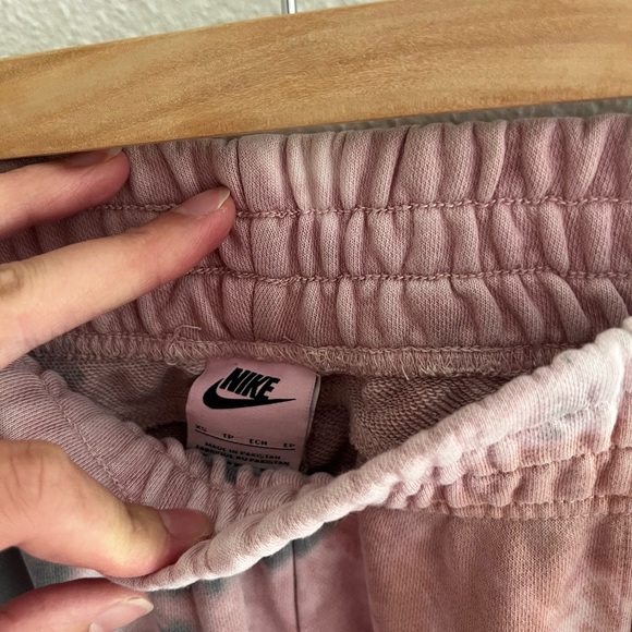Nike Pink Jogger Pants - Picture 4 of 7